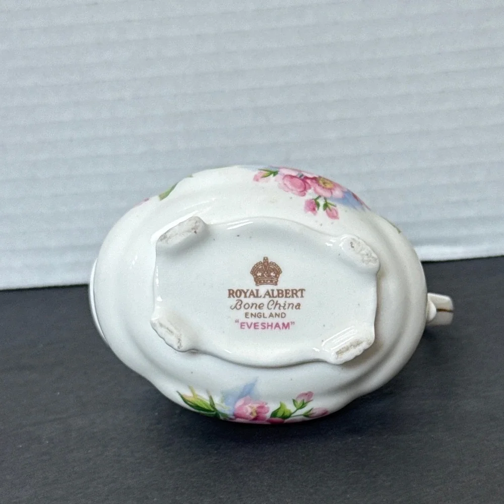 Royal Albert Bone China Evesham Creamer Pitcher Pink Floral Gold Trim England